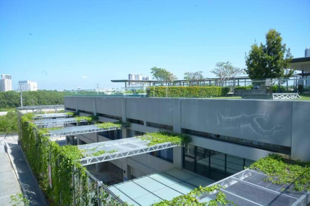Ka1009- Cyberjaya-netflix-wifi-parking-swimming Pool View, 1003 Cyberjaya