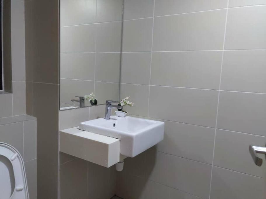 Apartment Ka1009- Cyberjaya-netflix-wifi-parking-swimming Pool View, 1003